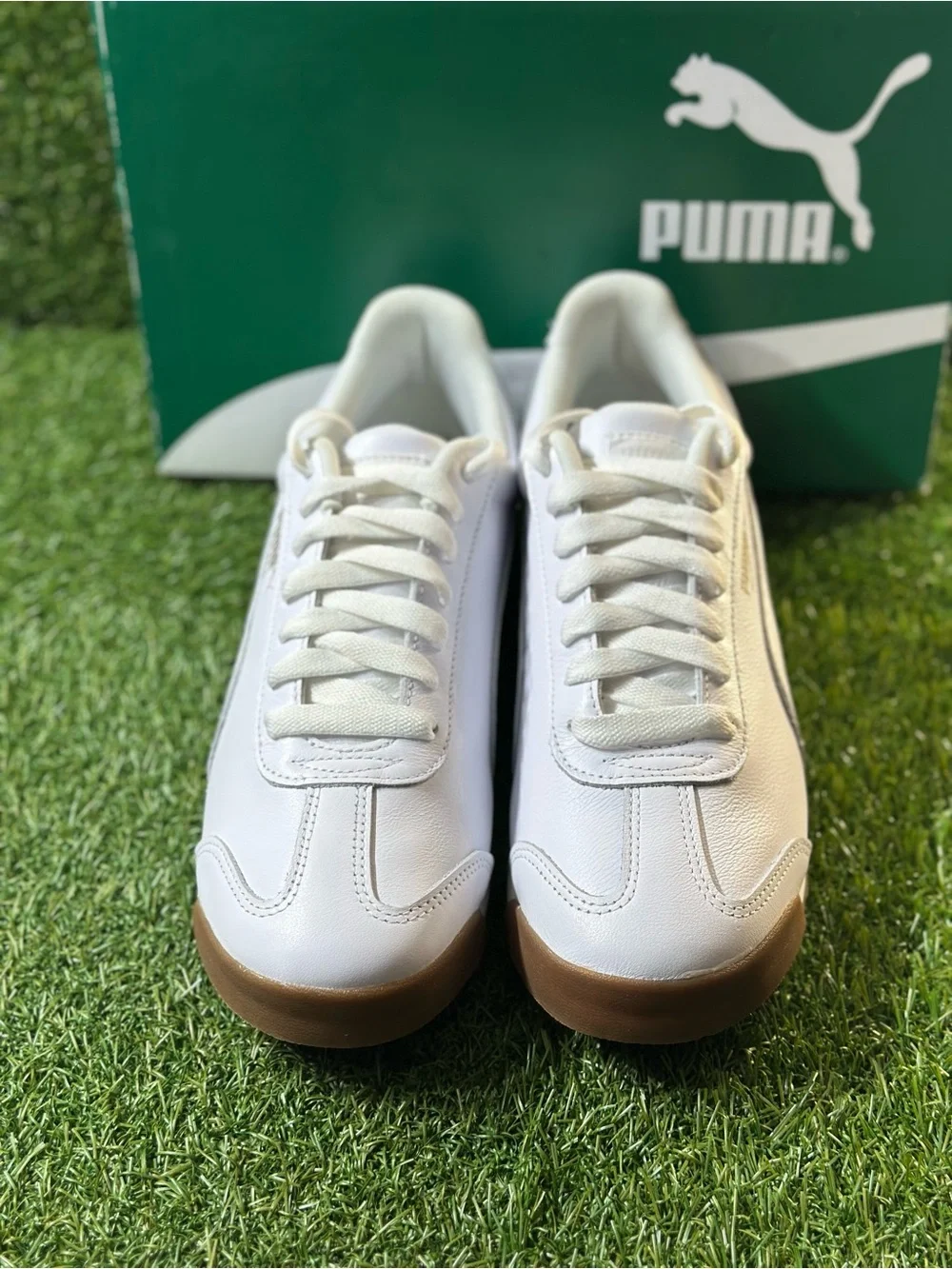 PUMA ROMA CLASSIC GUM LEATHER, SIZE: 11.5 MENS, COLOR WHITE/ GOLD, GUM, NEW